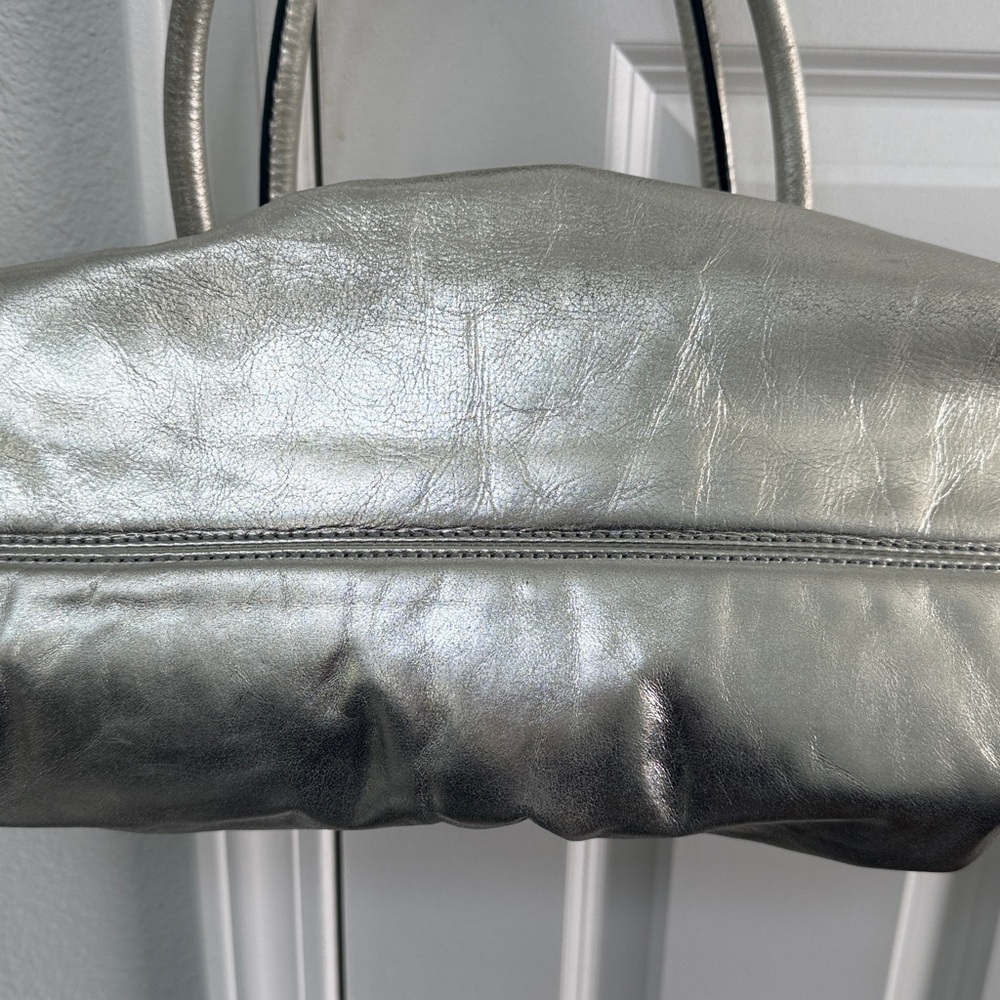 Authentic Marc Jacobs Silver Shoulder Bag - Picture 5 of 10